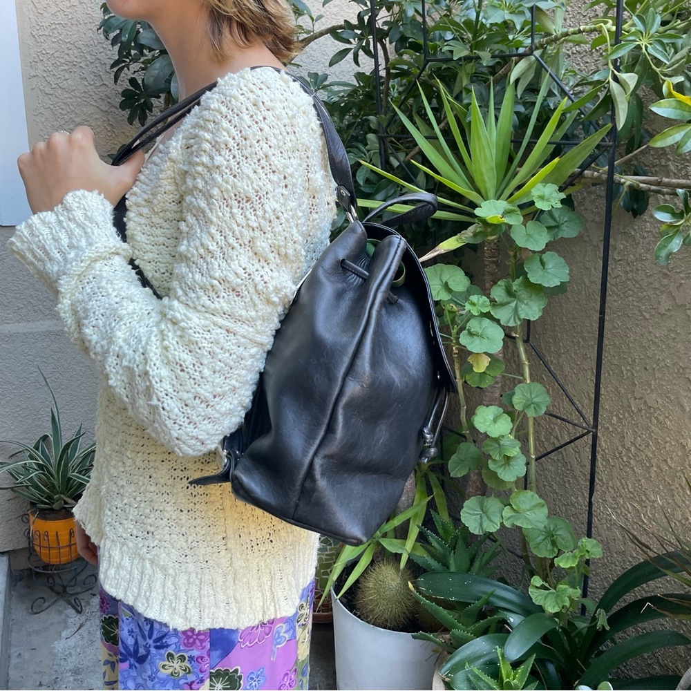 Vintage black/silver distressed leather backpack - Picture 1 of 16